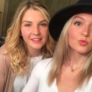 Meet your Posher, Danica